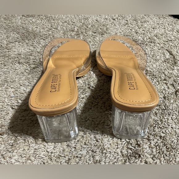 Woman’s Sandals with 2” heels size 8 - Picture 4 of 6